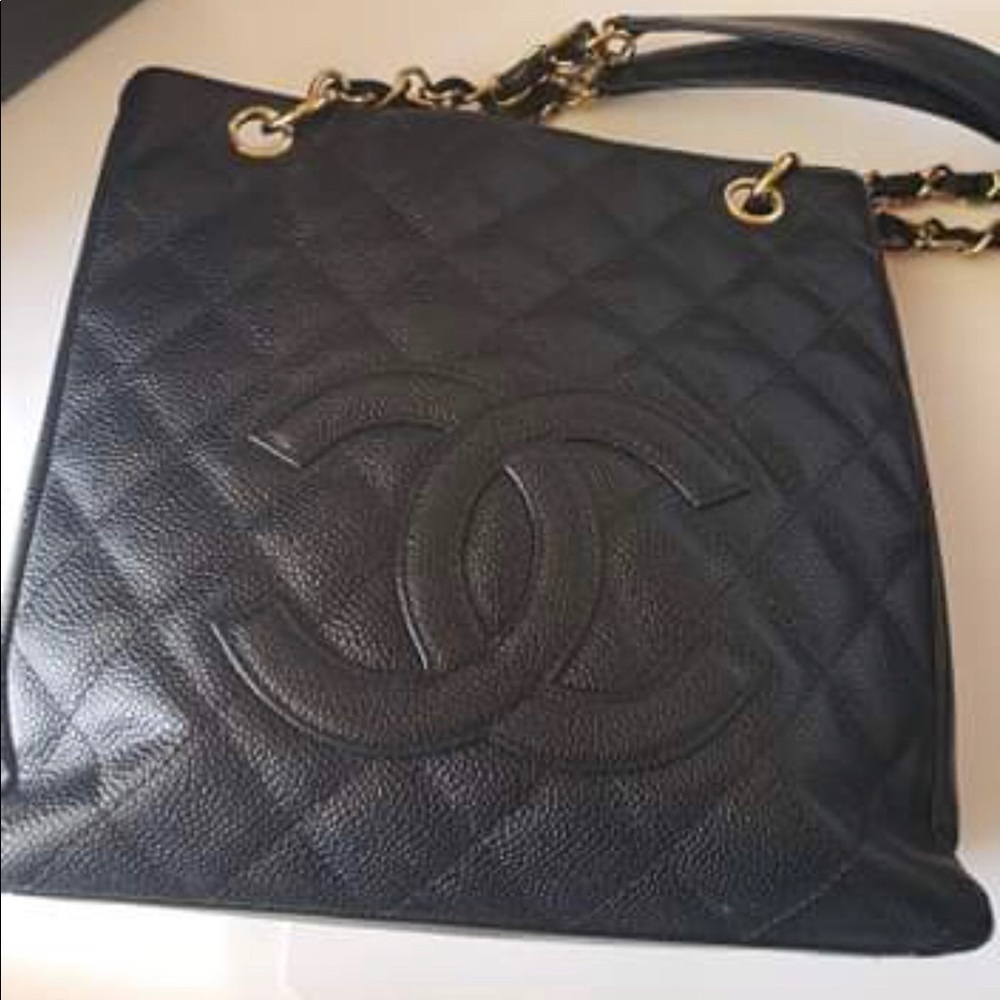 Chanel Petite Shoppers Tote Small
